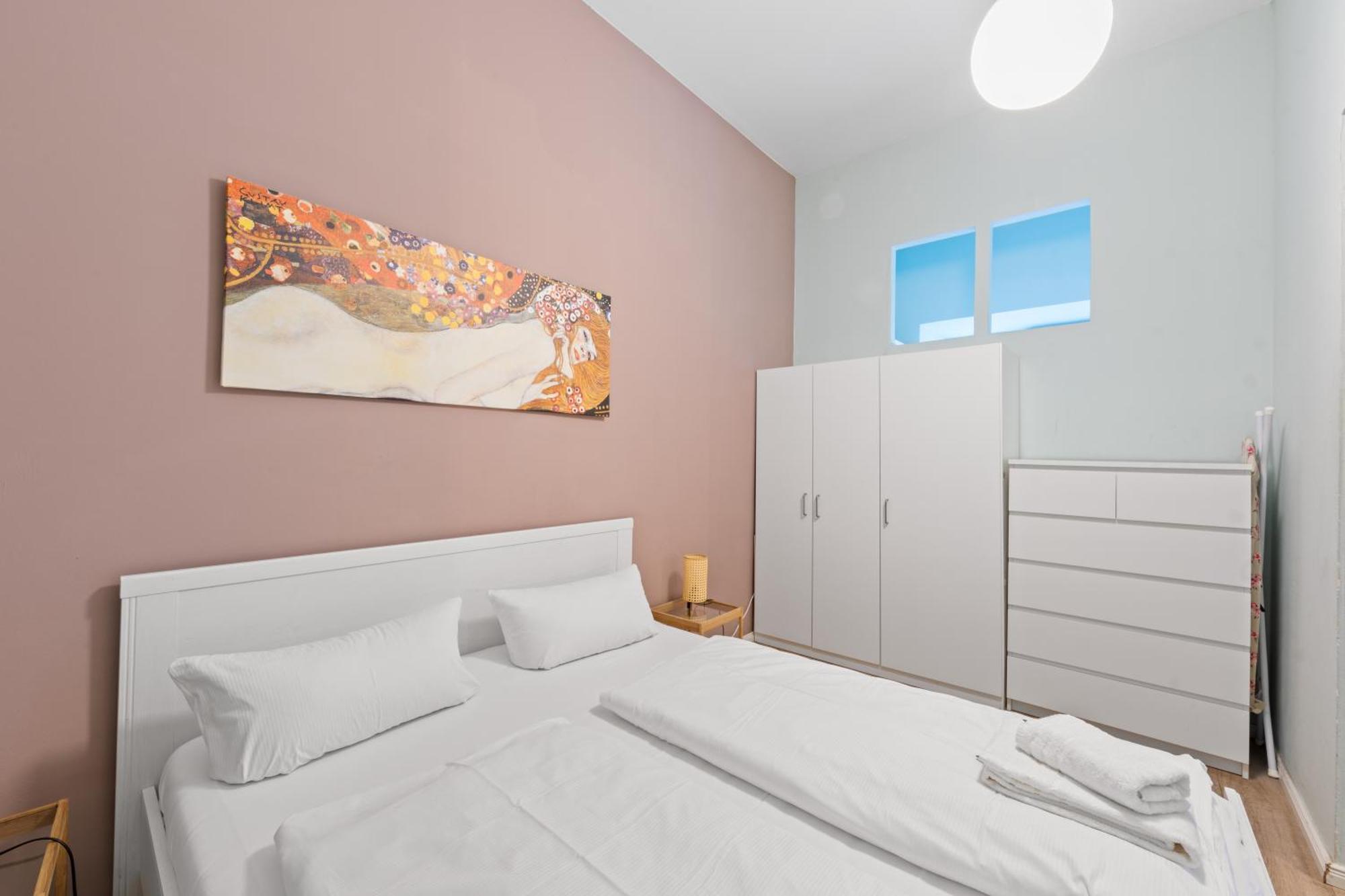 Uthman Berlin-neukoelln *